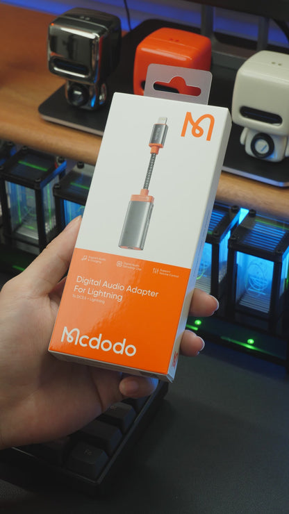Mcdodo Audio Adapter Lightning to 3.5mm Splitter DAC Earphone Music 2.4A